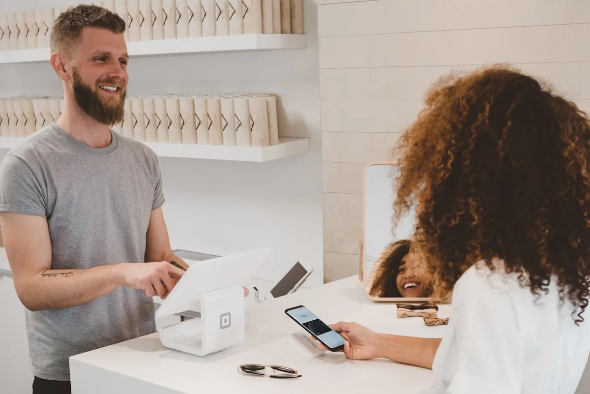 Standard téléphonique pour e-commerce — convertir et fidéliser par téléphone