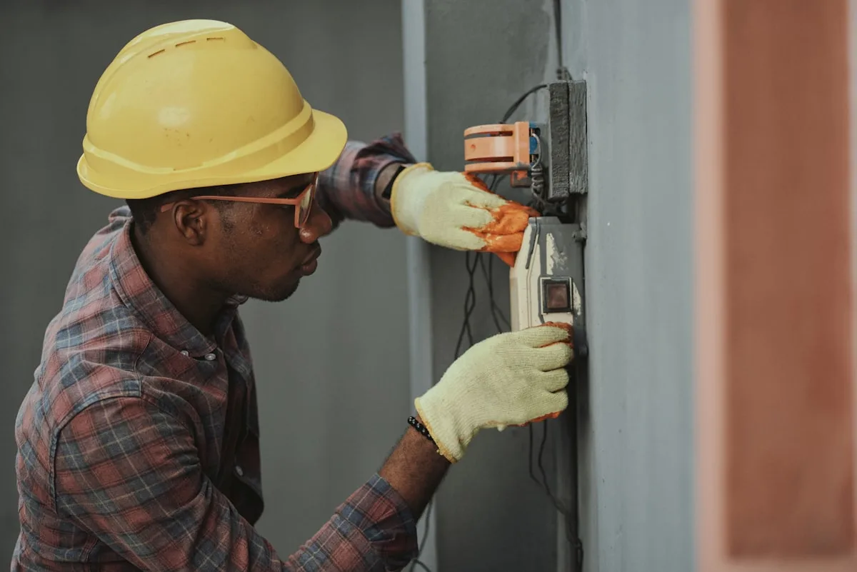 Standard téléphonique pour électricien — ne manquez plus aucun chantier