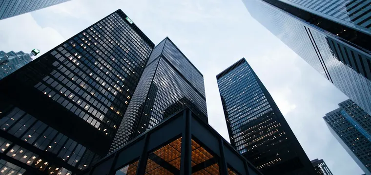 Standard téléphonique multi-sites: gérez plusieurs bureaux depuis une interface unique